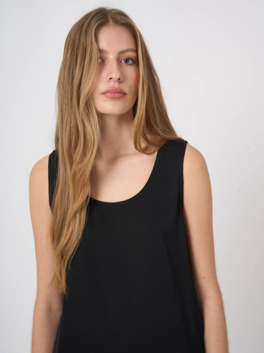 Source Unknown Black Silk Charmeuse Tank Top size M